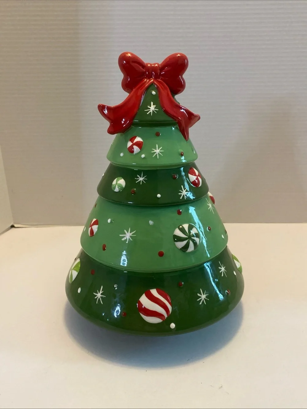 Christmas Tree Cookie Jar w/ Gum Drops & A Bow Atop The Tree Holiday Decor